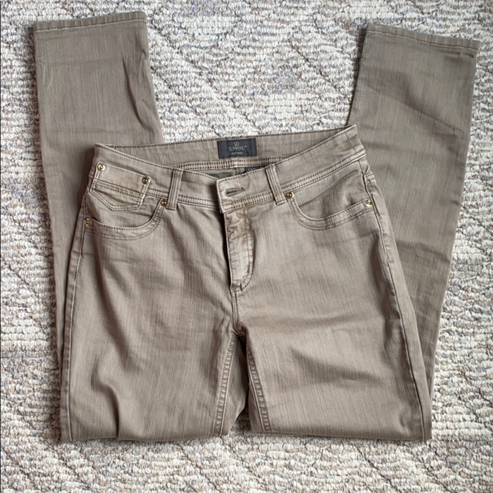 Chico’s ankle length So Slimming jeans